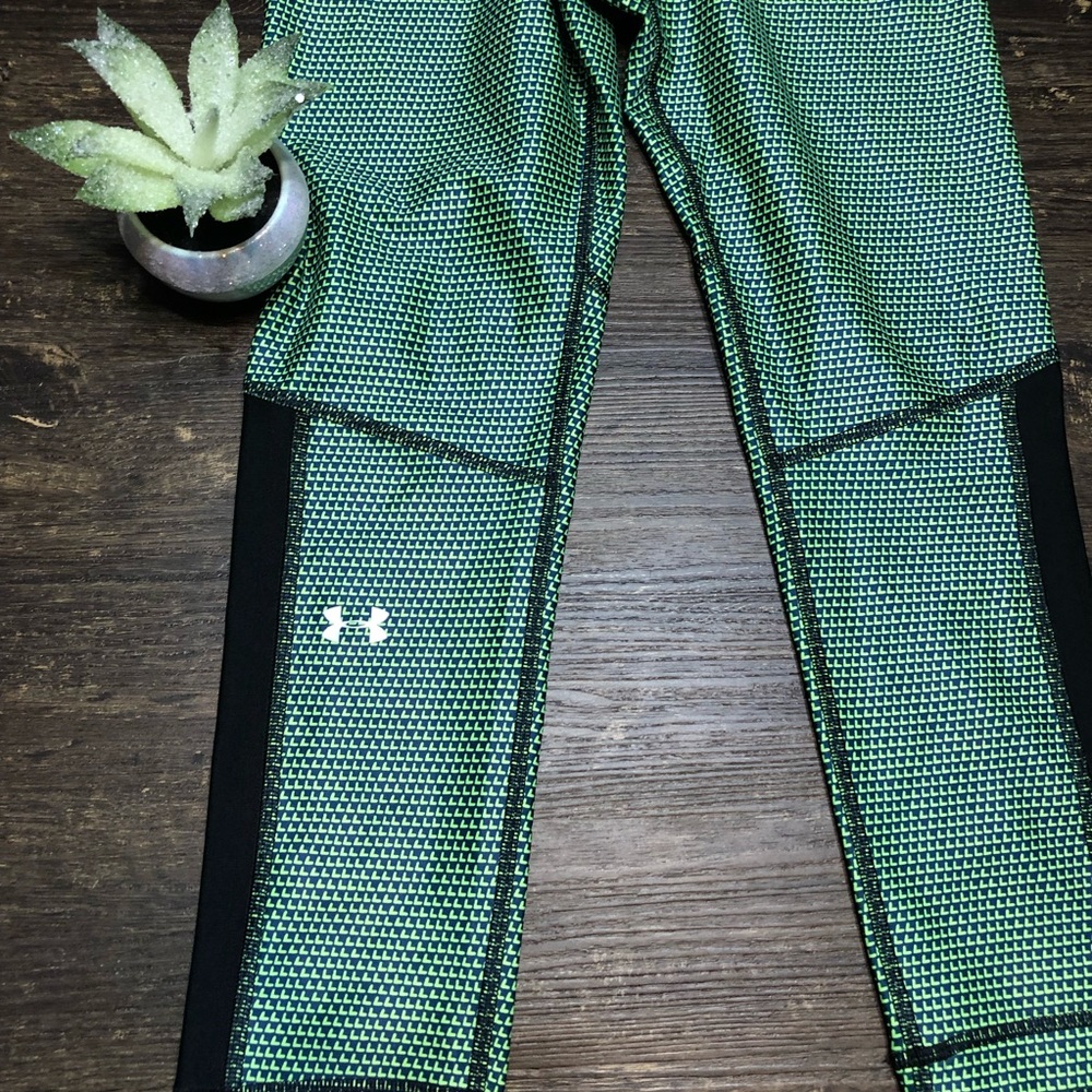 Under Armour Green/Black Legging Capri Size Small - Picture 2 of 4
